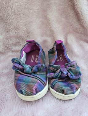 TOMS Dark Fushcia Plaid/Bow Alpargata Shoes